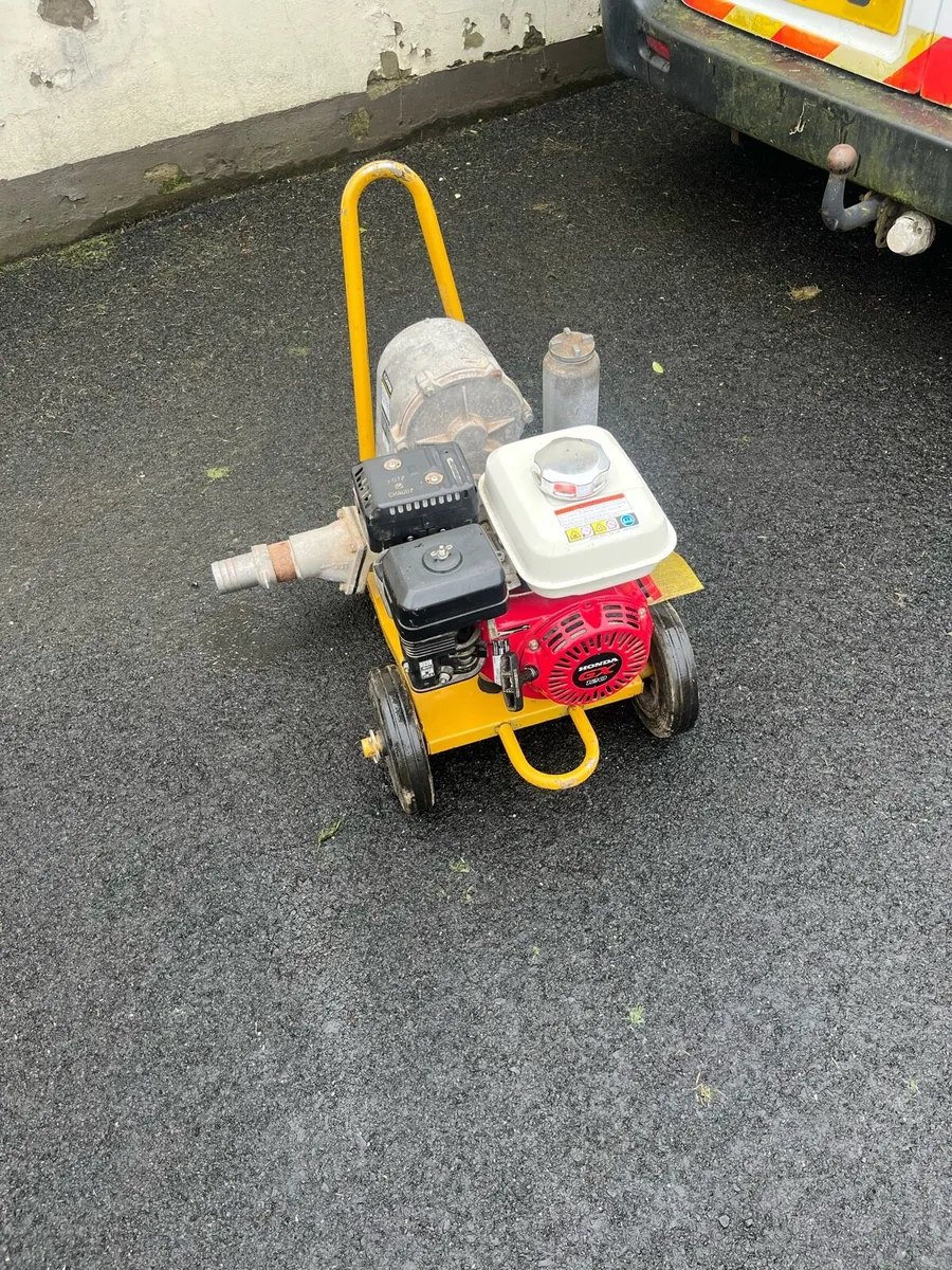 Water pump - Image 1