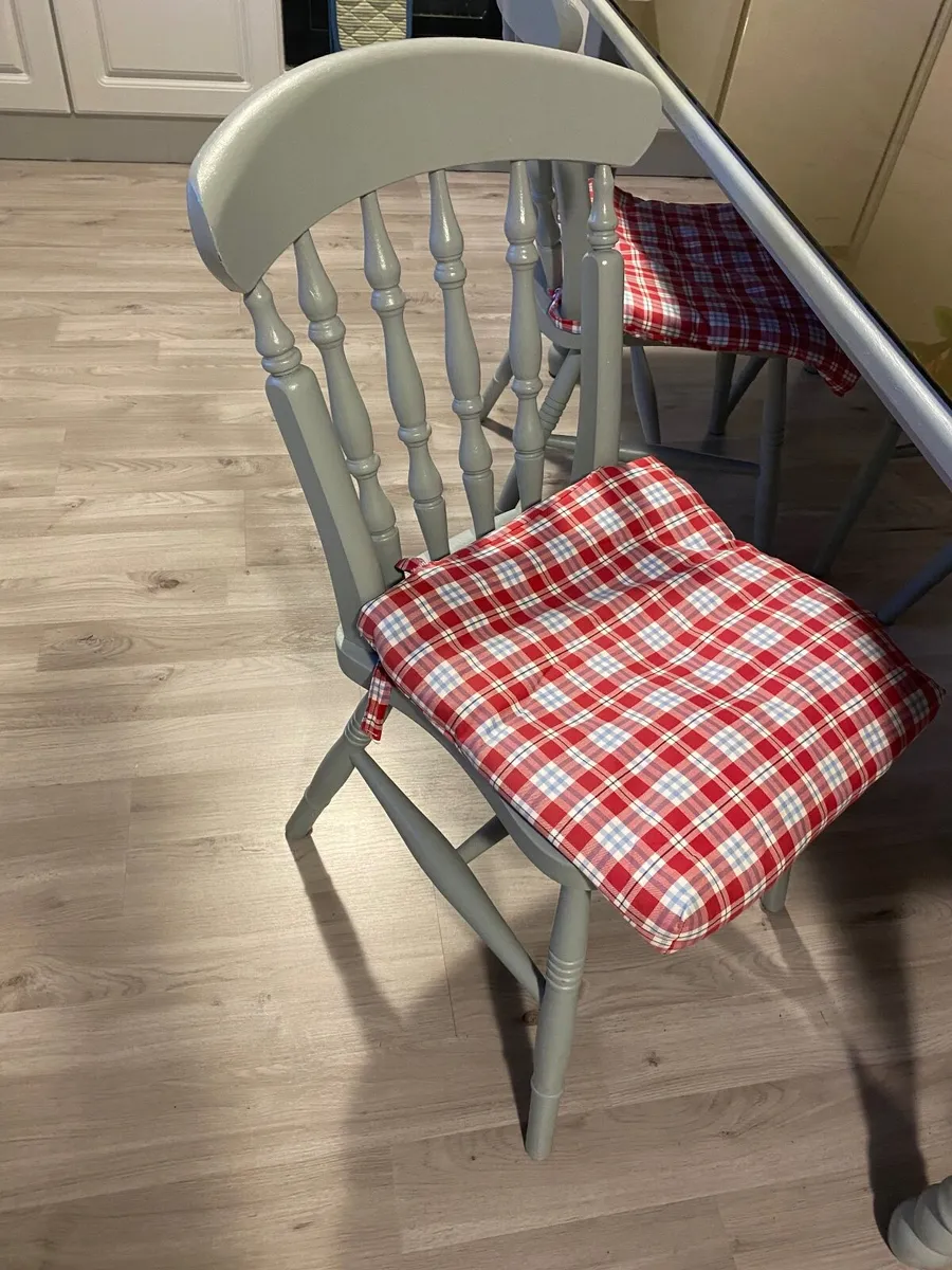 Kitchen Table & Chairs - Image 4