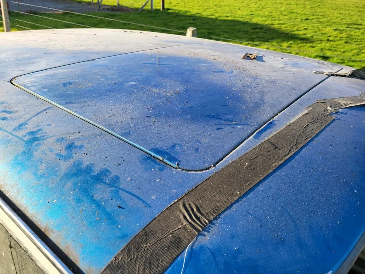 Mercedes w108 Rolling Shell Sunroof - Image 3