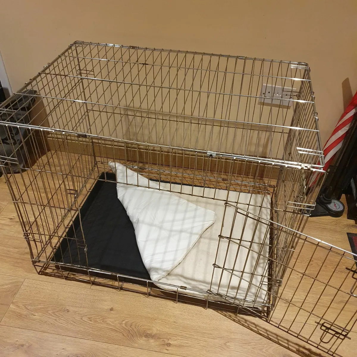 Dog's Cage - Image 1
