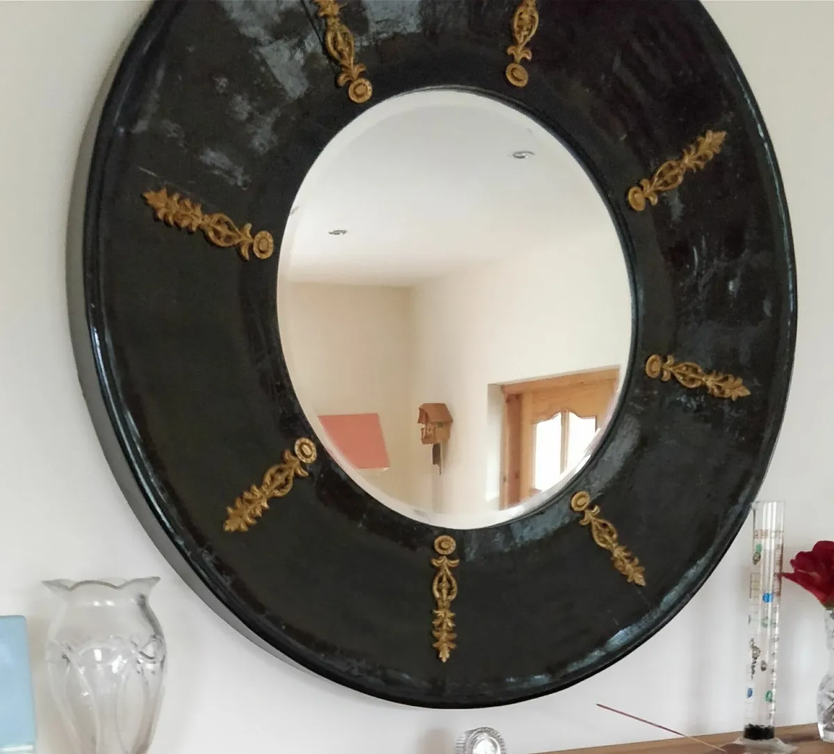 Circular mirror