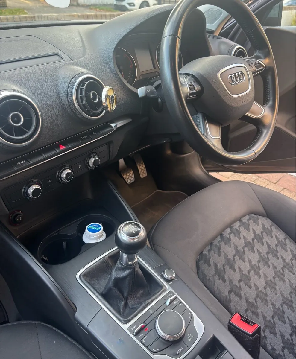 Audi A3 - hatchback - Image 3