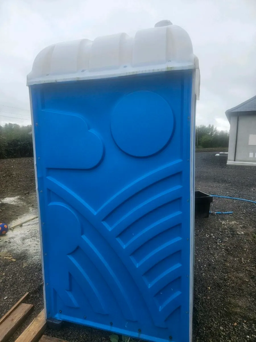 Site toilet - Image 3