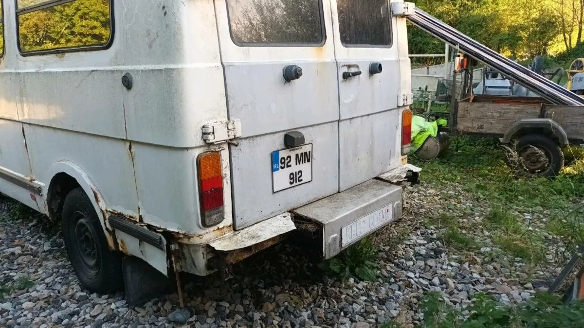 Volkswagen camper - Image 2