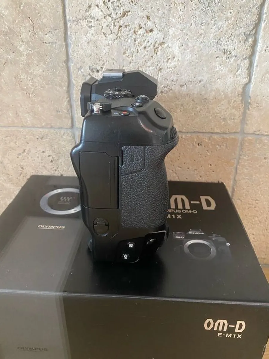 Olympus EM1X + 50-200mm f2.8-3.5 SWD (Open to offers) - Image 3