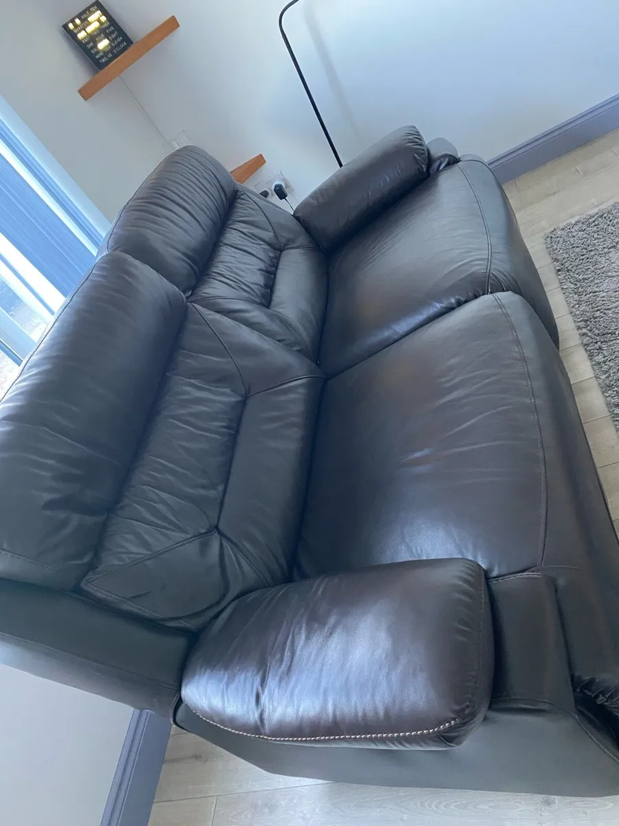 Couch and chairs - Image 1