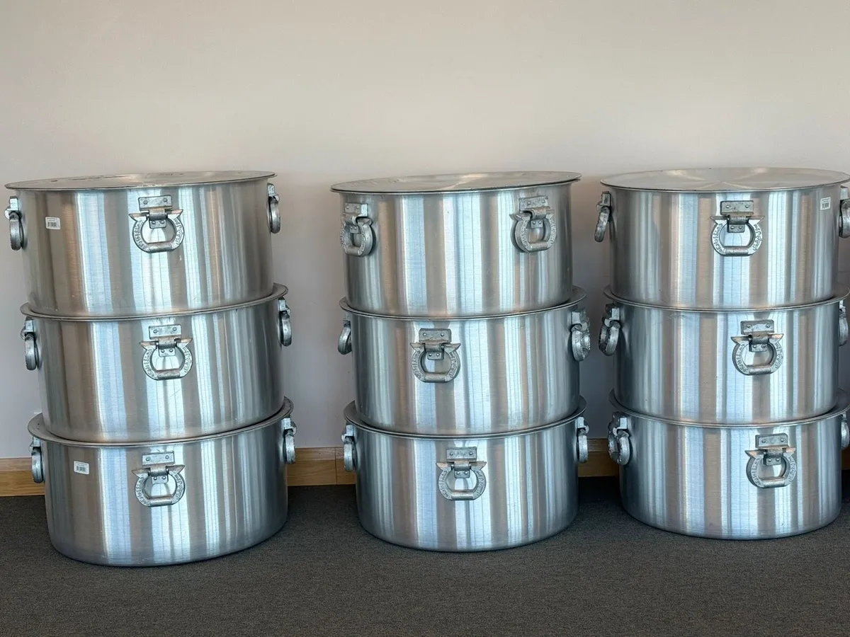 Large Casserole Pot with Lid - Image 1