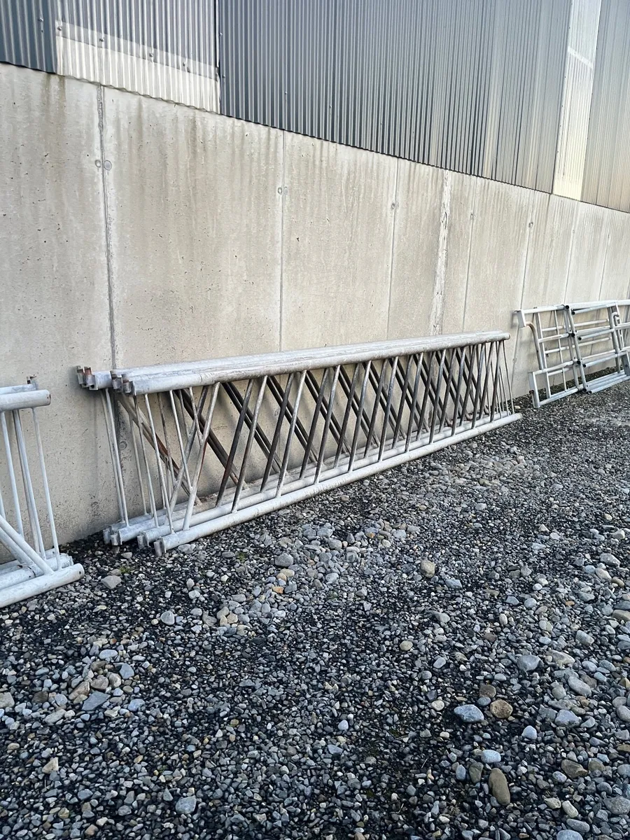 Cattle barrier - Image 1