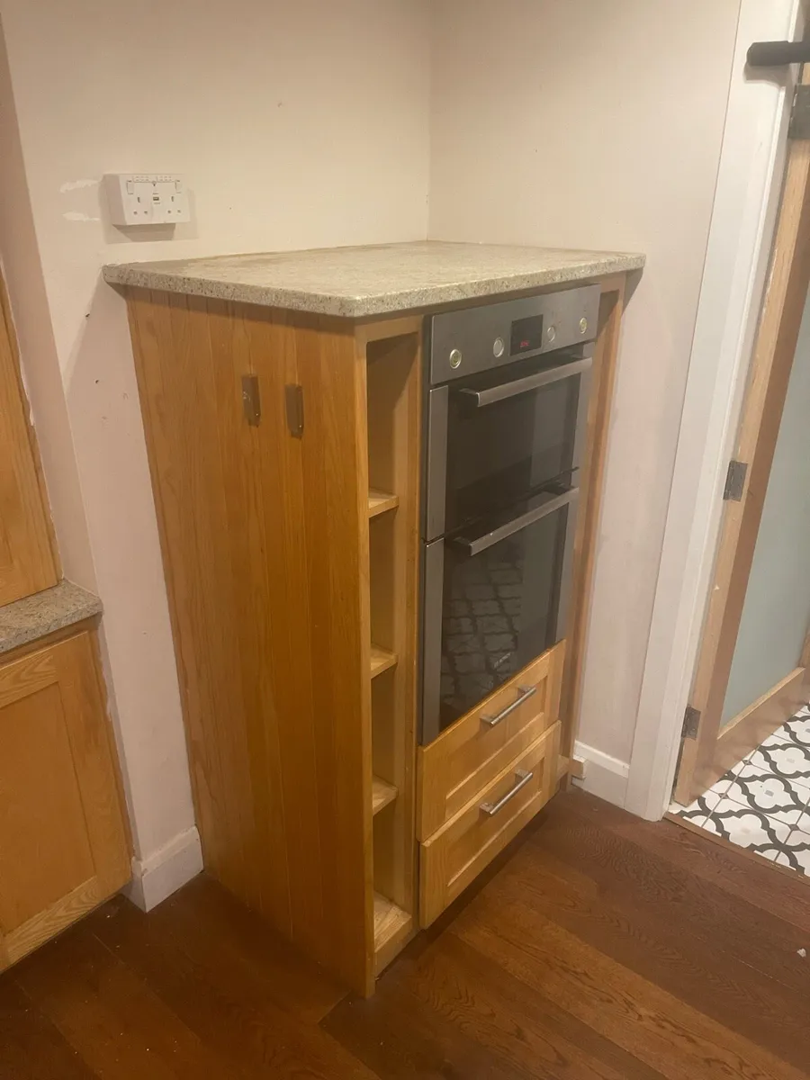 Kitchen unit with Oven - Image 2