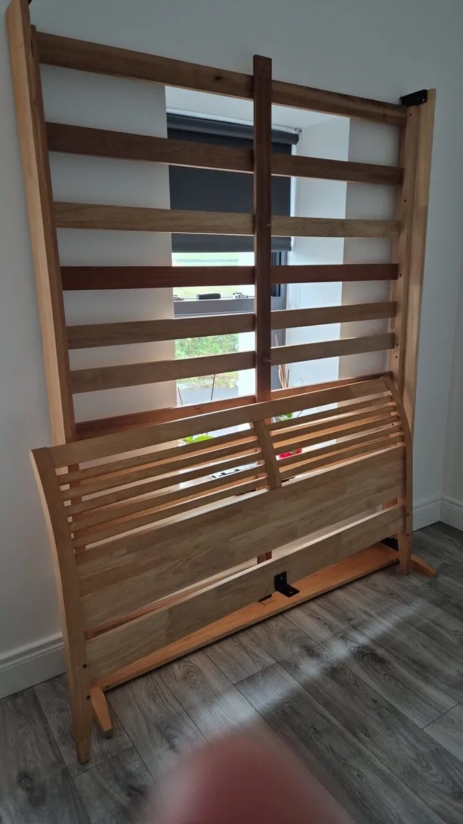 King size bed - Image 2