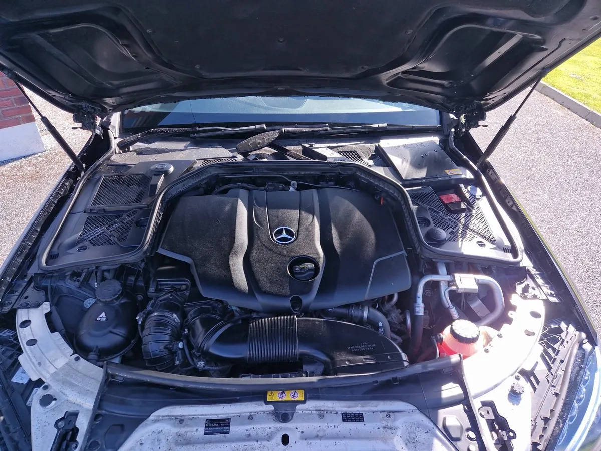 Mercedes-Benz AMG  sport C-Class 2015 - Image 2