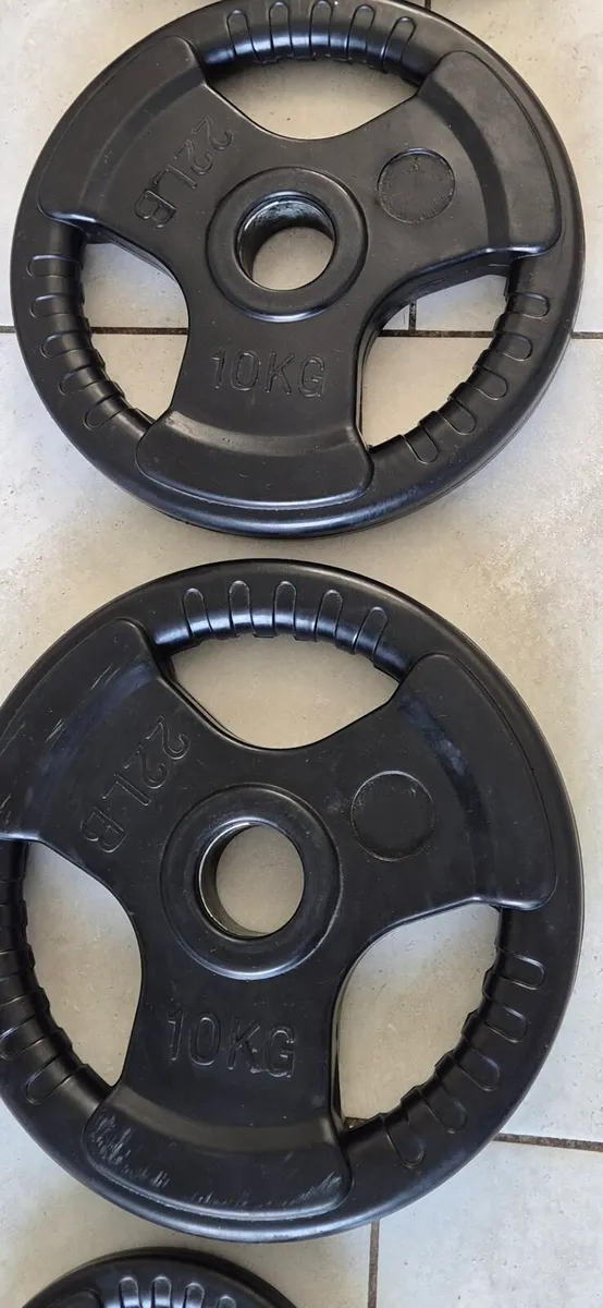 2x10 kilo Olympic tri grip weight plates - Image 1