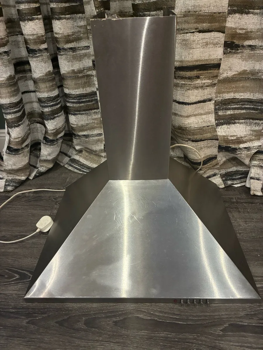 Extractor hood - Image 1