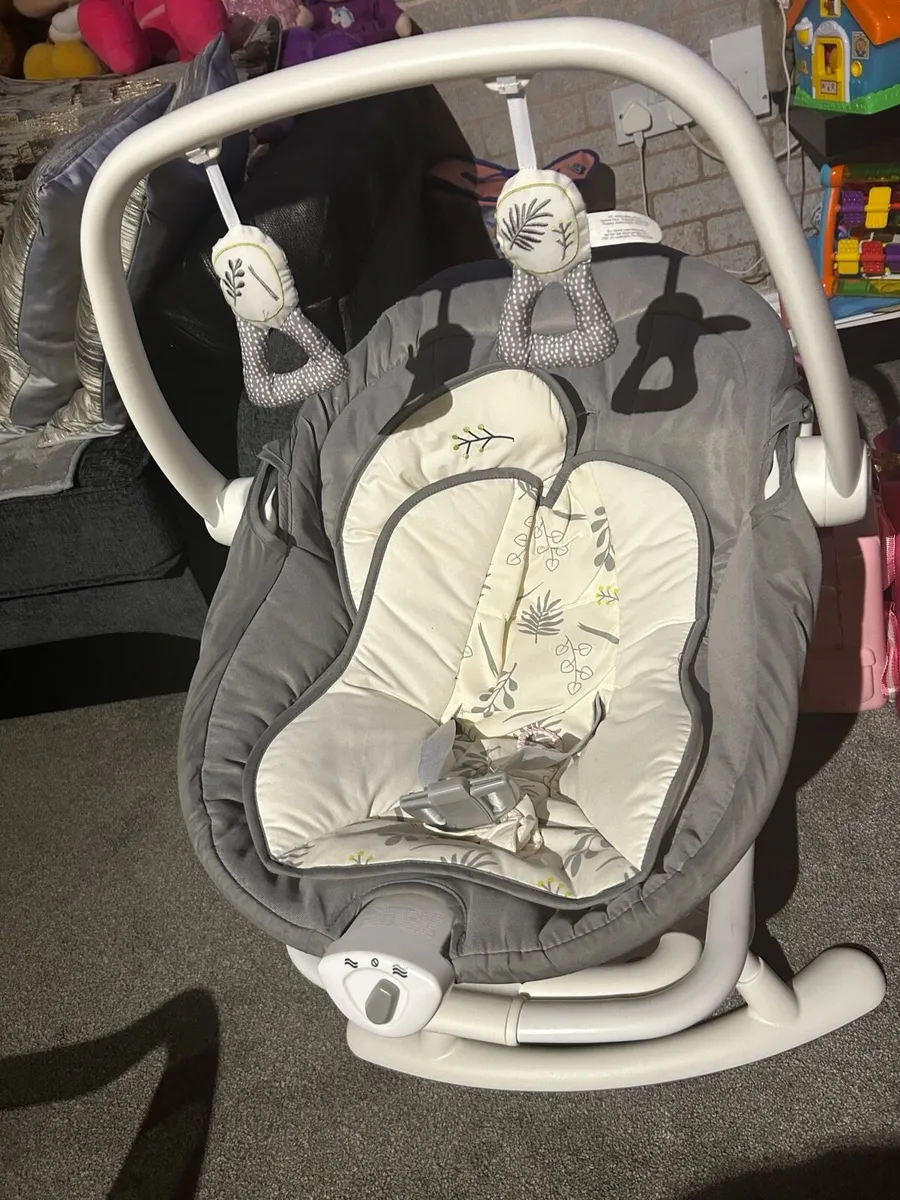 Baby swing - Image 1