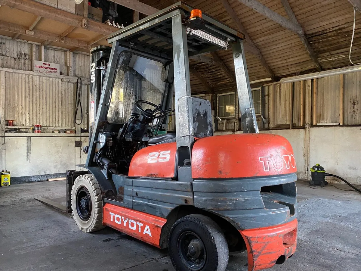 Toyota forklift diesel 2.5 tonne container spec - Image 2