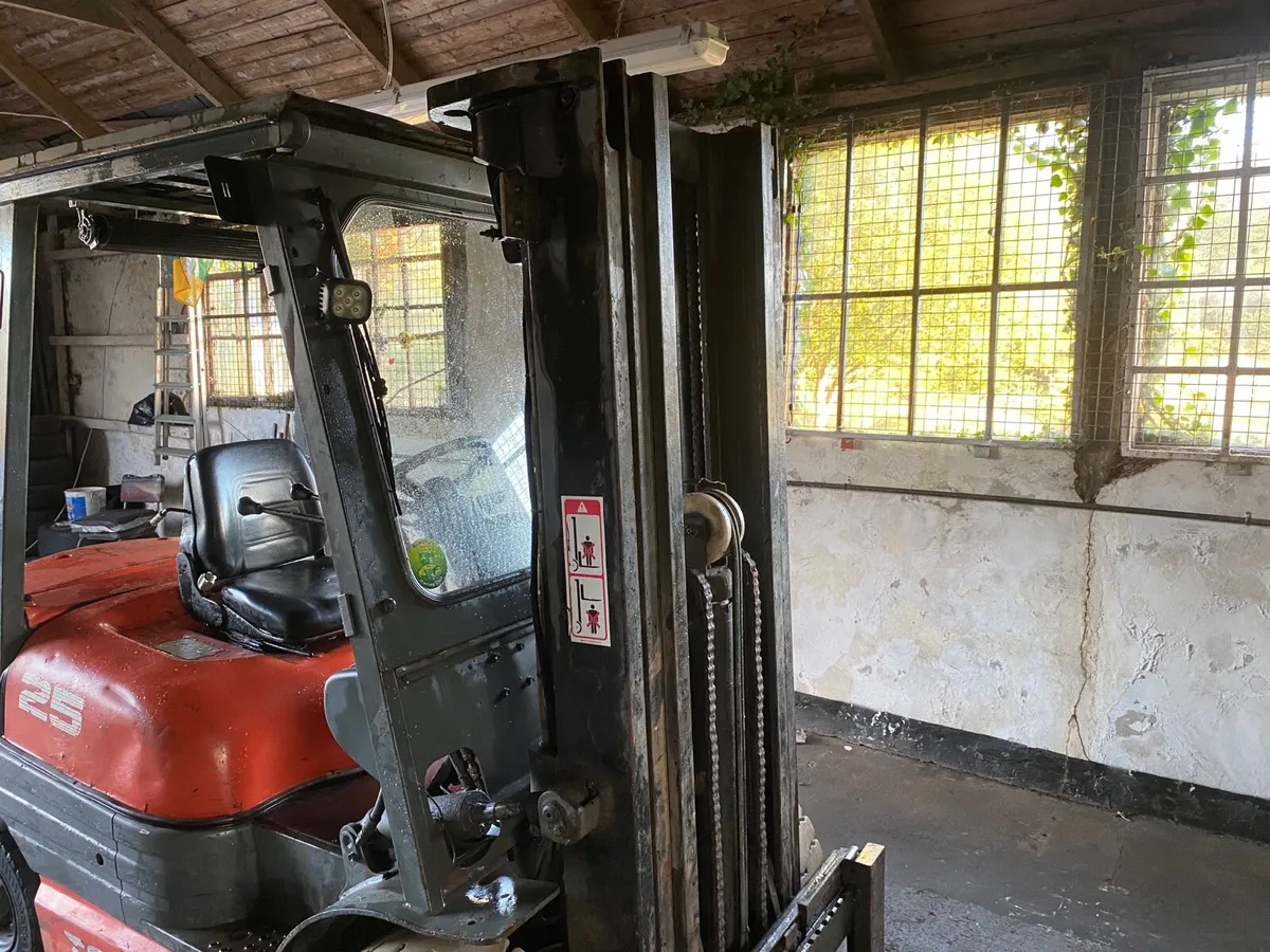 Toyota forklift diesel 2.5 tonne container spec - Image 4