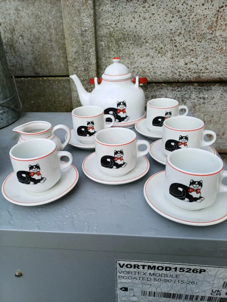 Vintage Richard Ginori Ceramic Teaset - Image 2