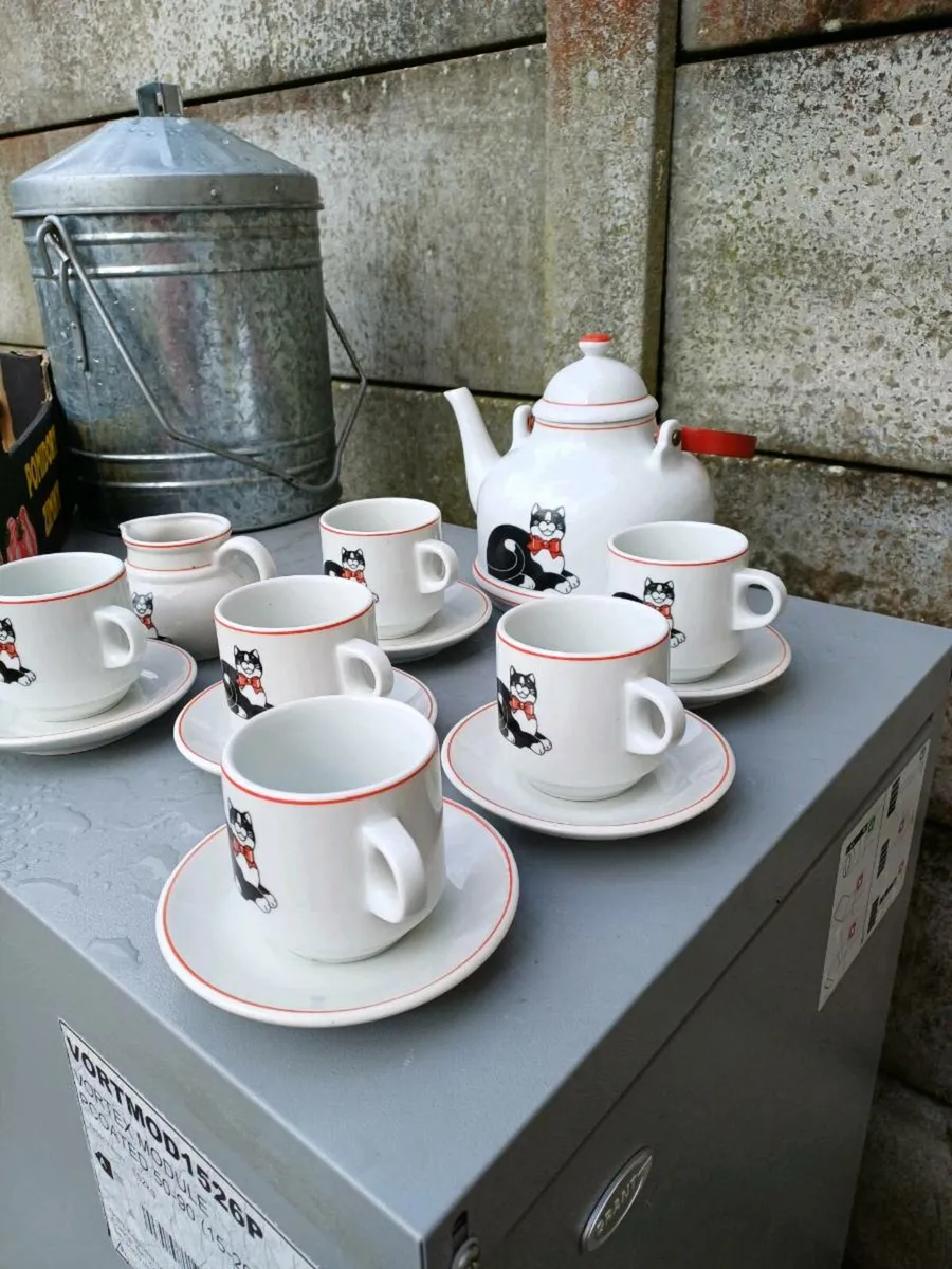 Vintage Richard Ginori Ceramic Teaset - Image 3