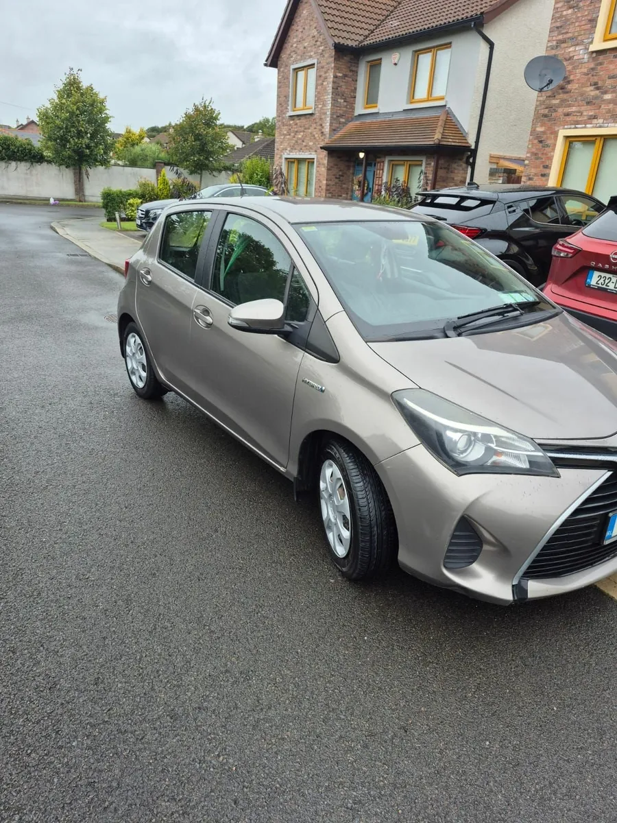 Toyota Yaris 2015 - Image 2