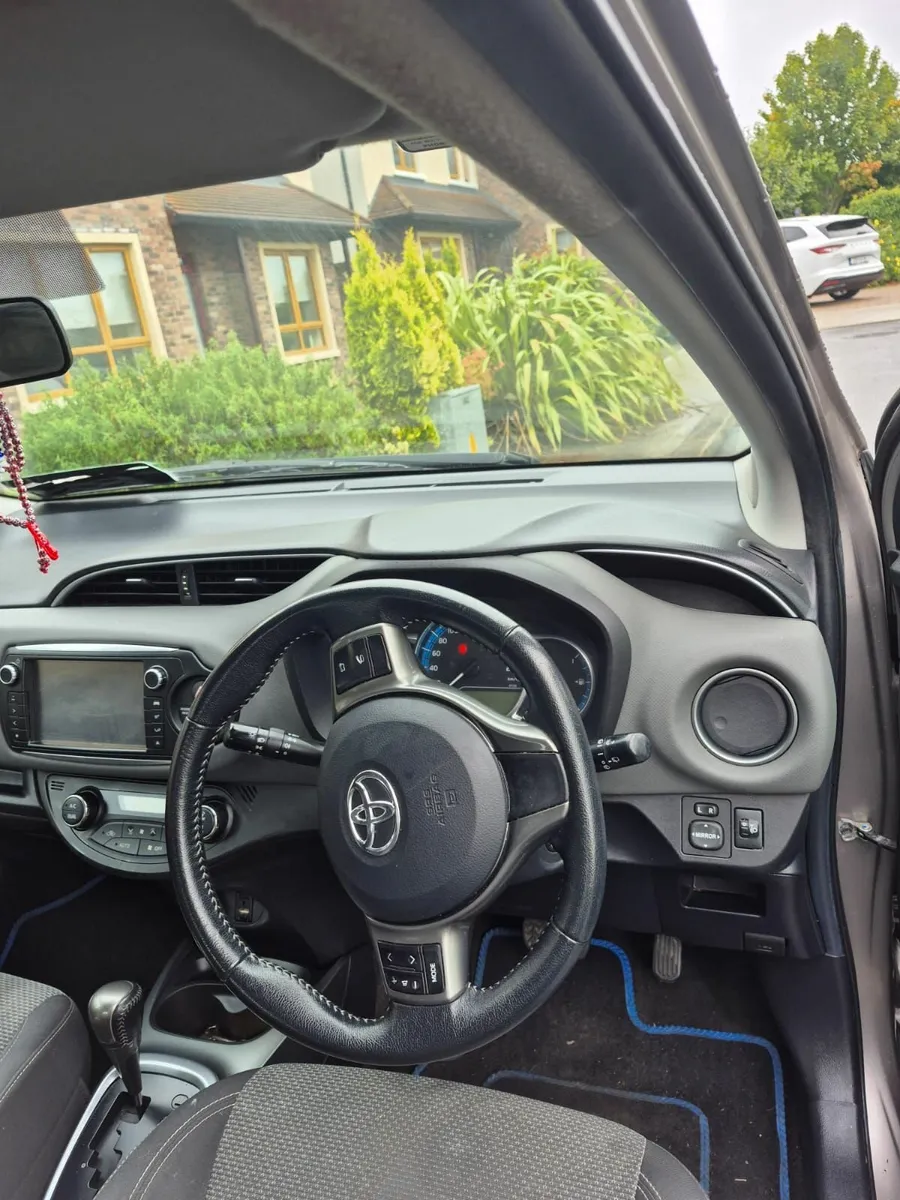 Toyota Yaris 2015 - Image 3