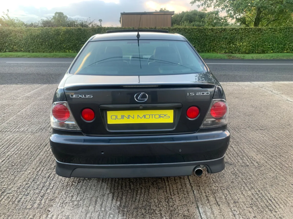 2005 LEXUS IS200 SE AUTO | SUNROOF | BLACK LEATHER - Image 4
