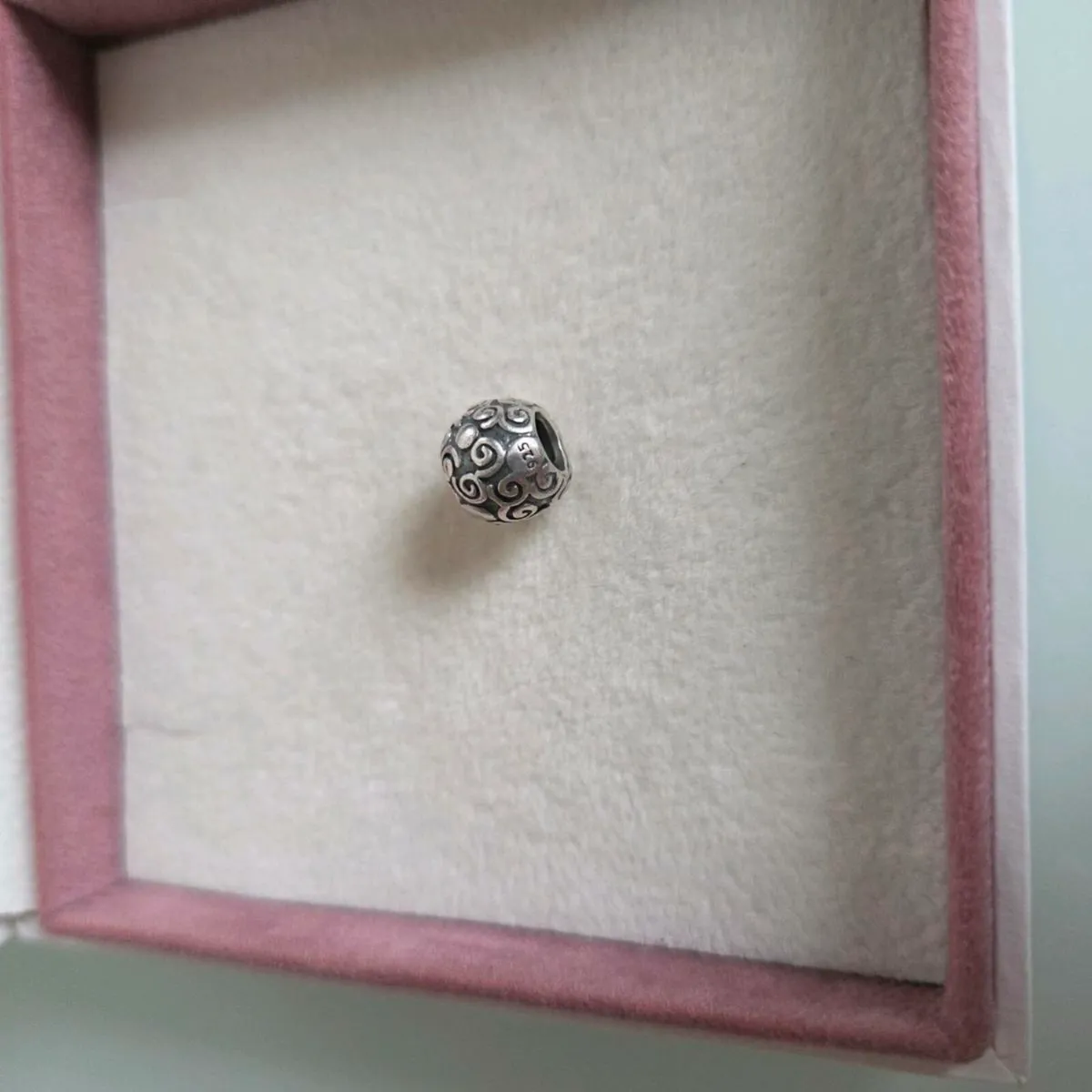 Pandora charm - Image 1