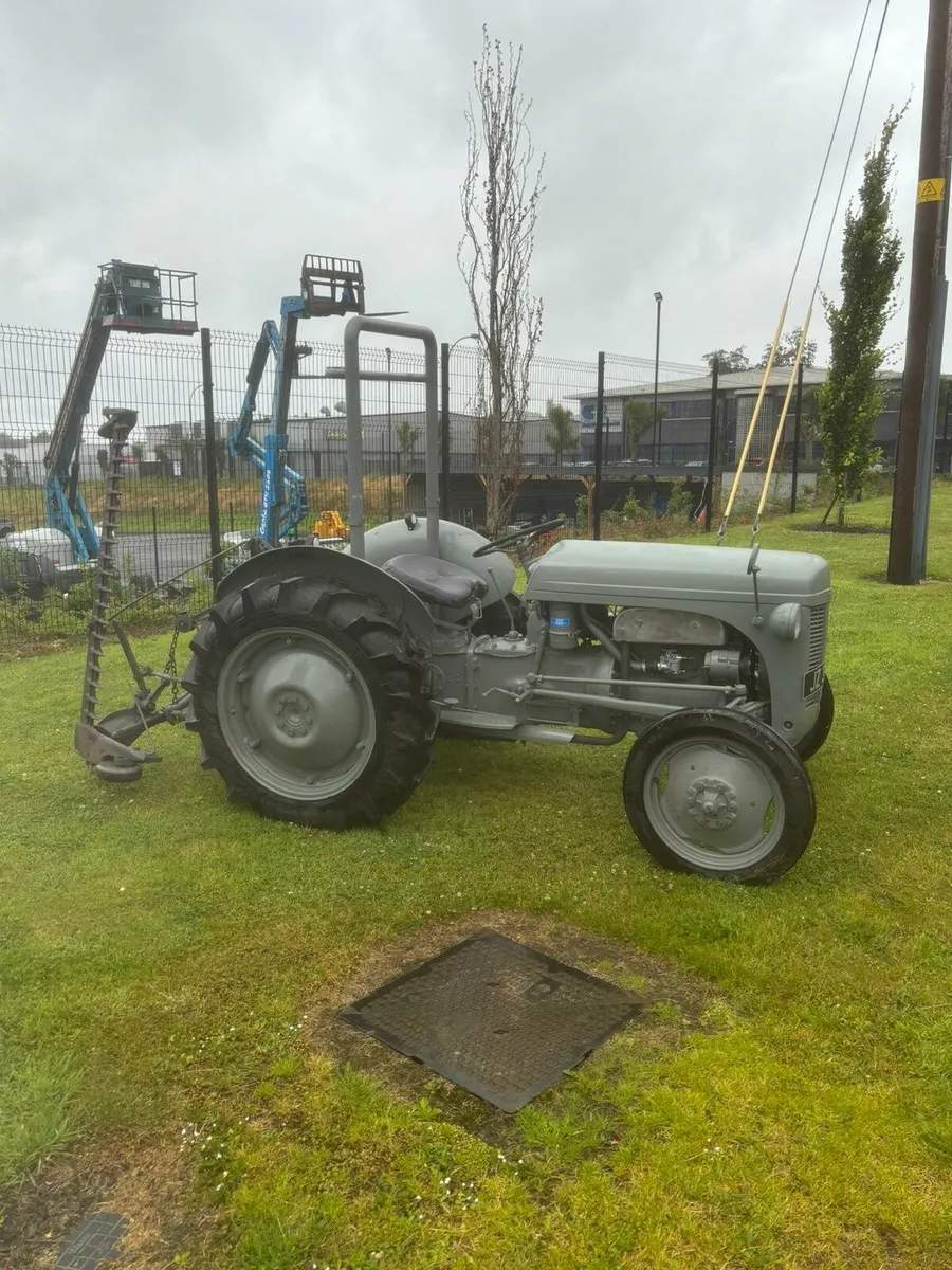 1950 grey fergie vintage tractor cutting bar - Image 1