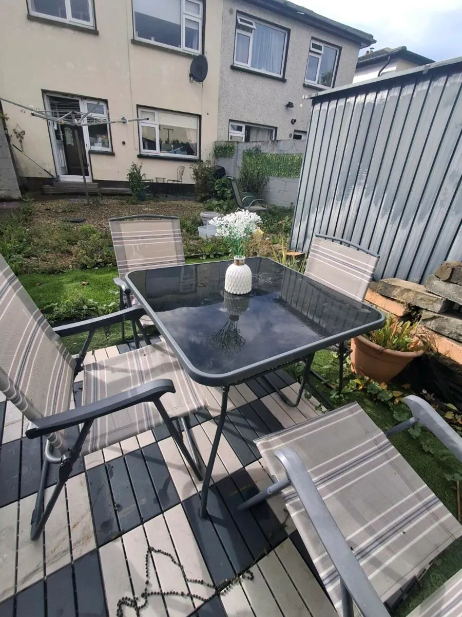 Garden table four chairs - Image 2