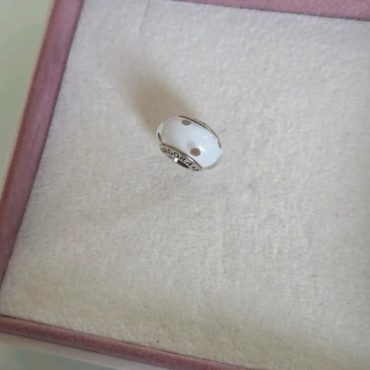 Pandora charm white murano glass - Image 2