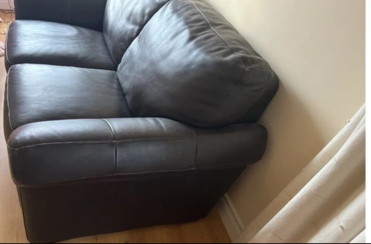 Couch - Image 2