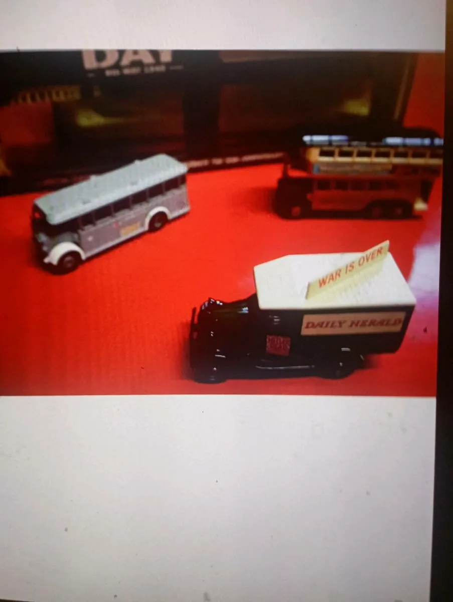 VINTAGE LLEDO DIE-CAST MODLES VE DAY MAY 1945. - Image 2