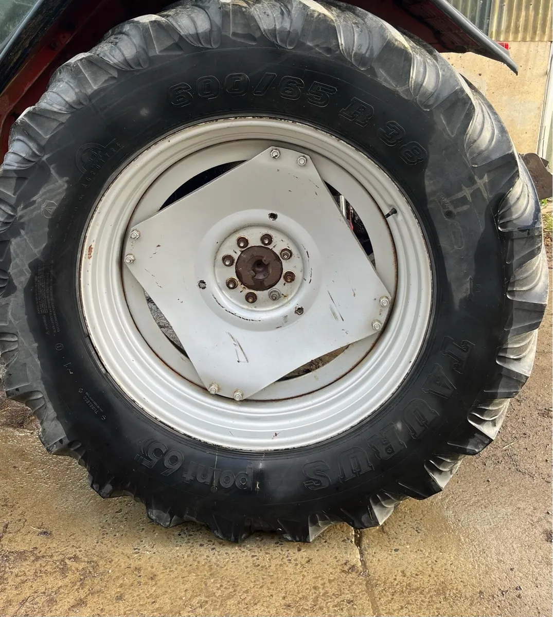 Tractor rims and tyres - Image 1