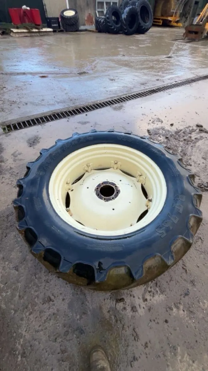 Tractor rims and tyres - Image 4