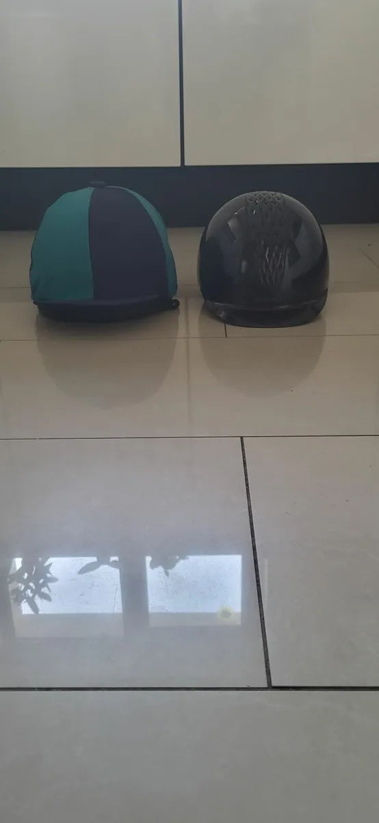 2x horse riding helmet - Image 1