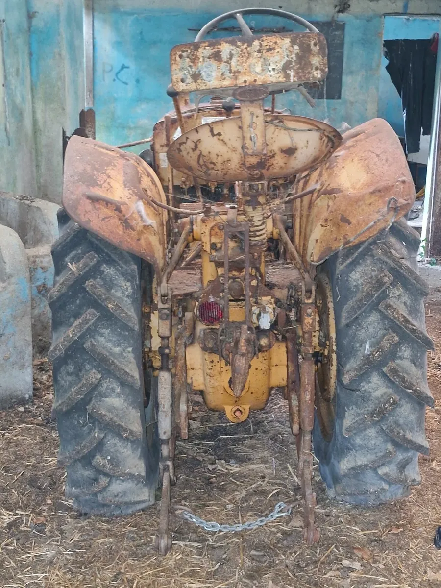 Antique tractor - Image 2