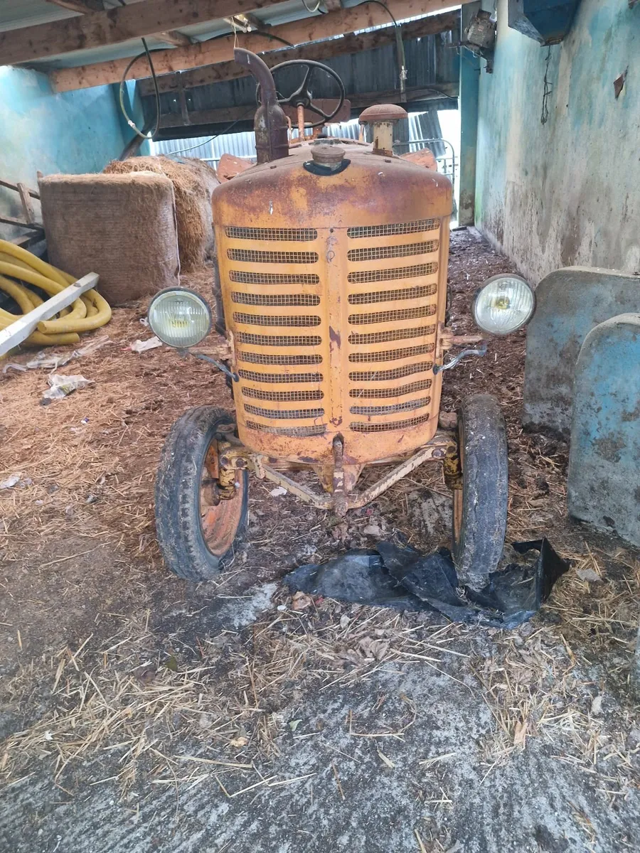 Antique tractor - Image 3