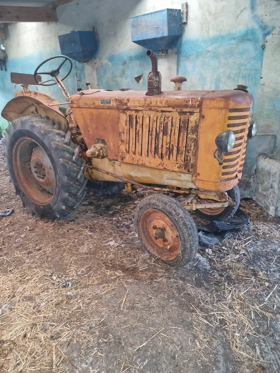 Antique tractor - Image 4