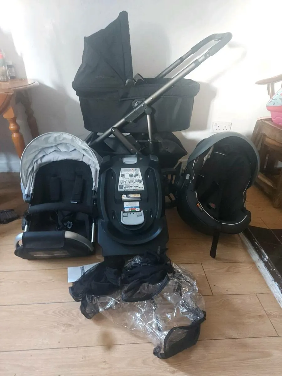Uppababy vista travel system - Image 1