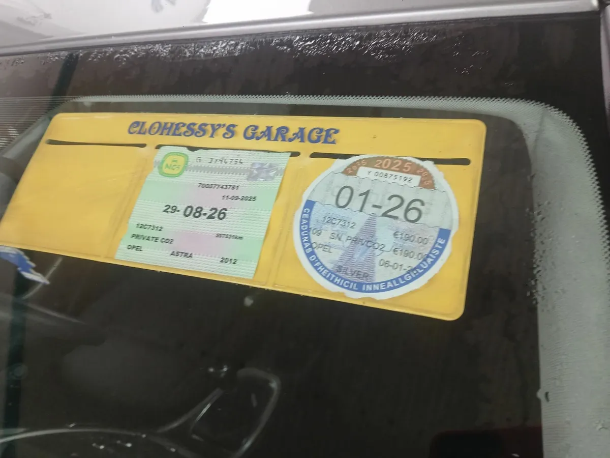 Opel Astra 2012 - Image 2