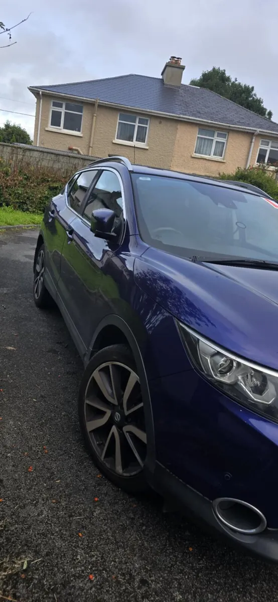 Qashqai 2015 Automatic high specs - Image 2