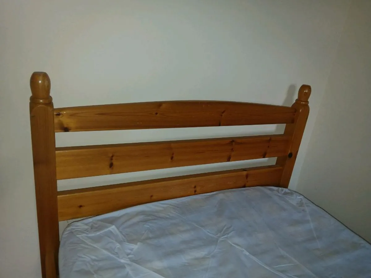 Single bed - Image 2