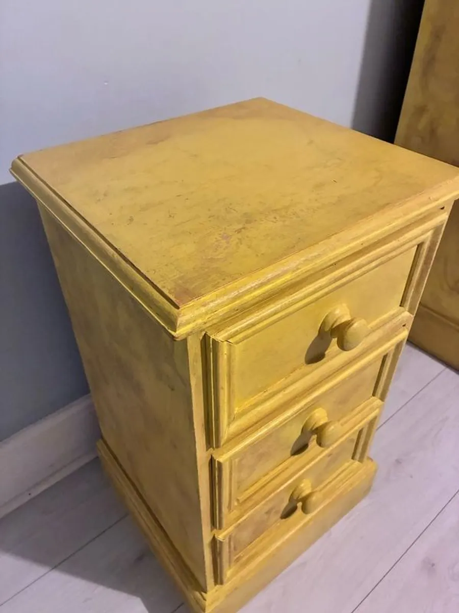 Bedroom Furniture Set - Image 3