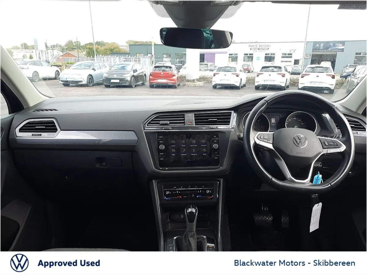 Volkswagen Tiguan 2.0TD 150BHP AUTOMATIC LIFE - Image 3