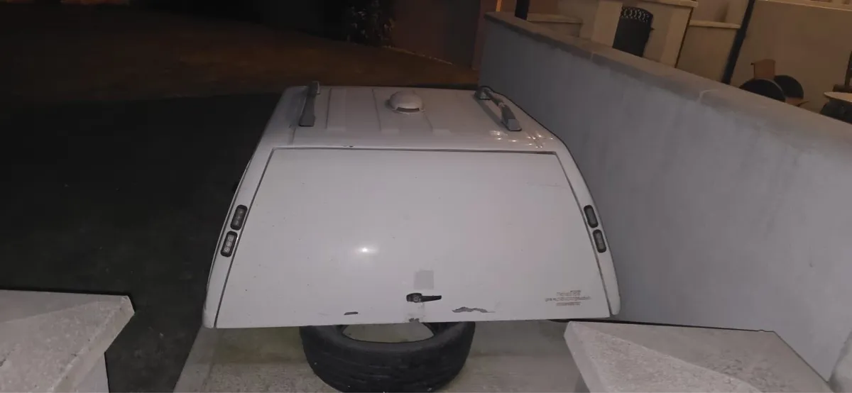 L200 Canopy - Image 1