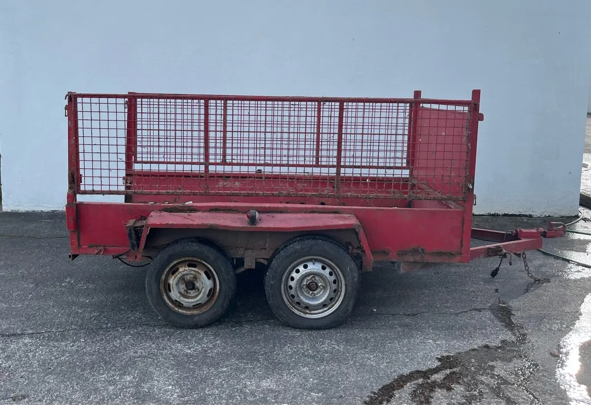 Trailer - Image 1