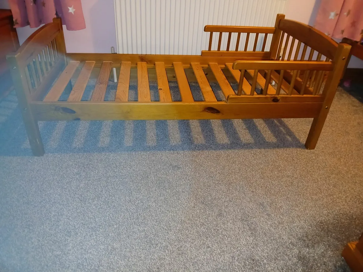 Babylo solid pine kids /toddler bed - Image 2