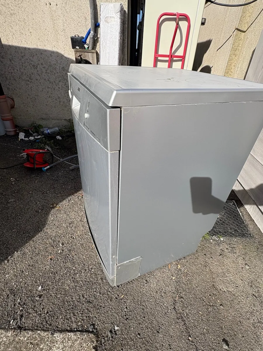Dishwasher - Image 3