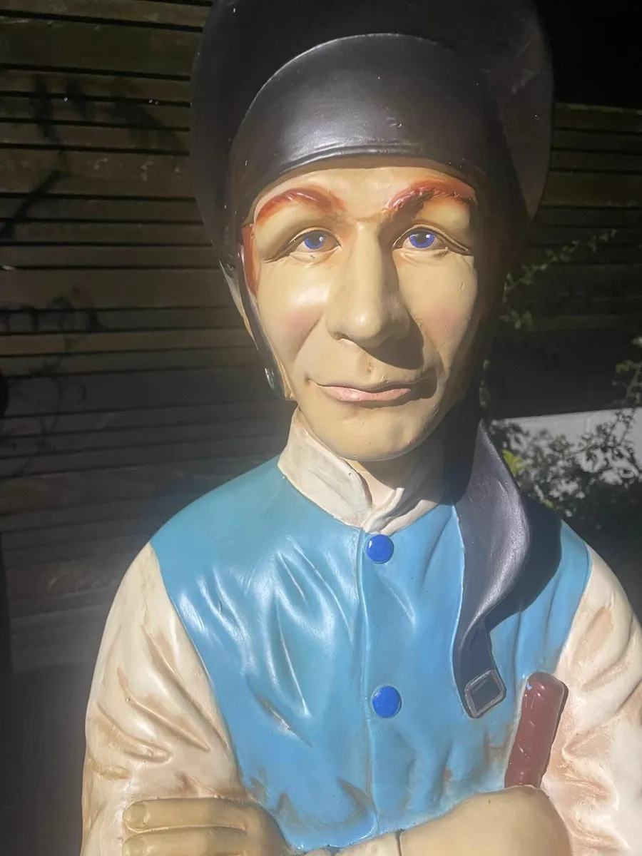 Props Figure "Jockey" - Image 3