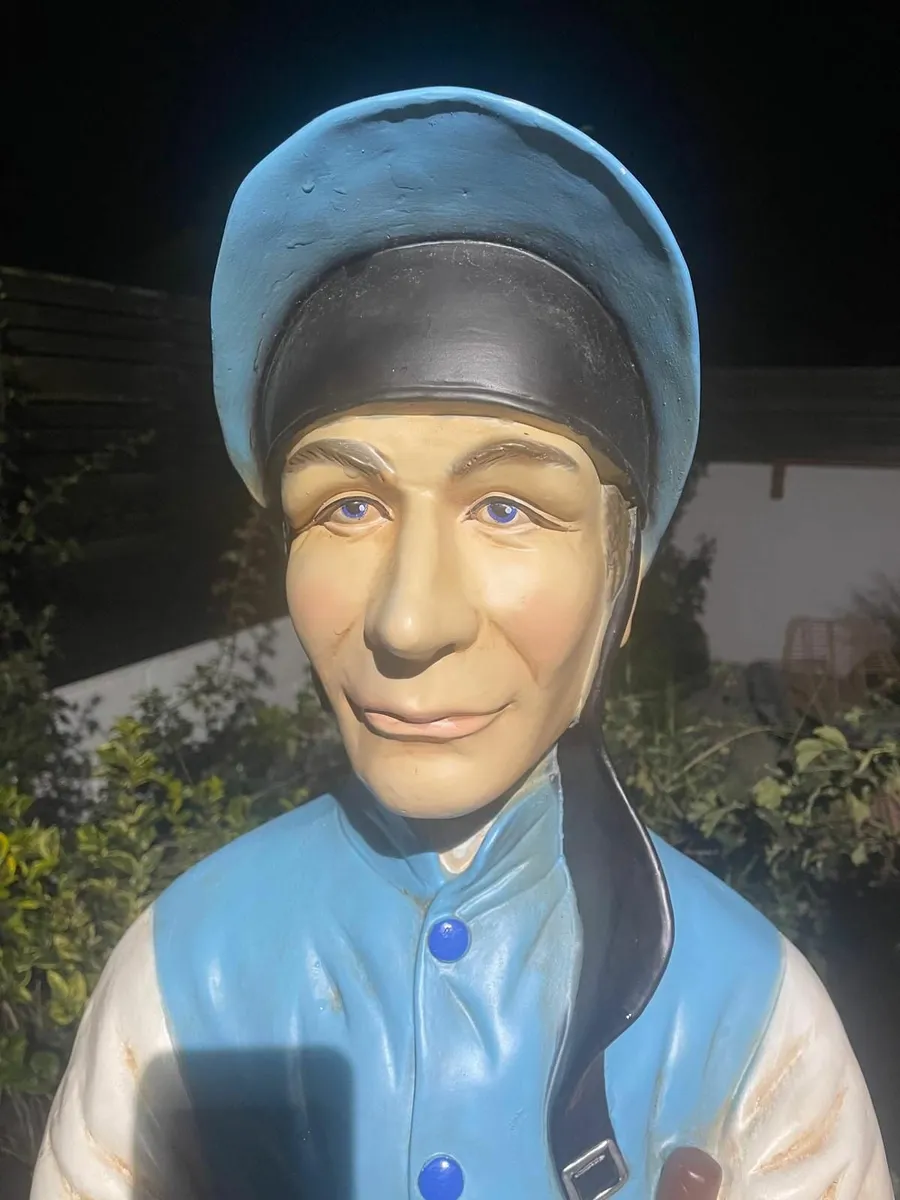 Props Figure "Jockey" - Image 4