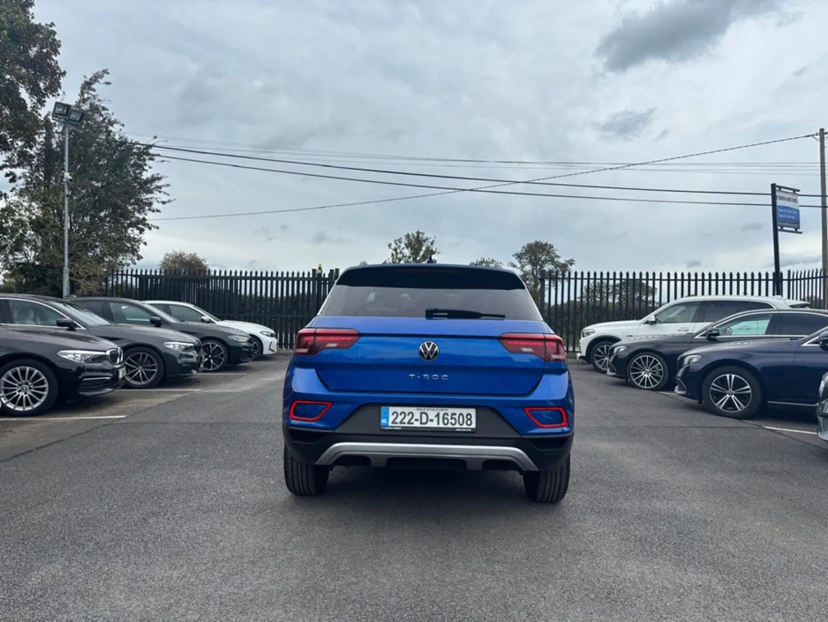 Volkswagen T-Roc LIFE 2.0 TDI MANUAL 6SPEED FWD 11 - Image 3